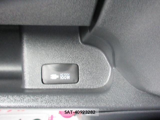 Toyota HIACE VAN 2023-09 8662036-18