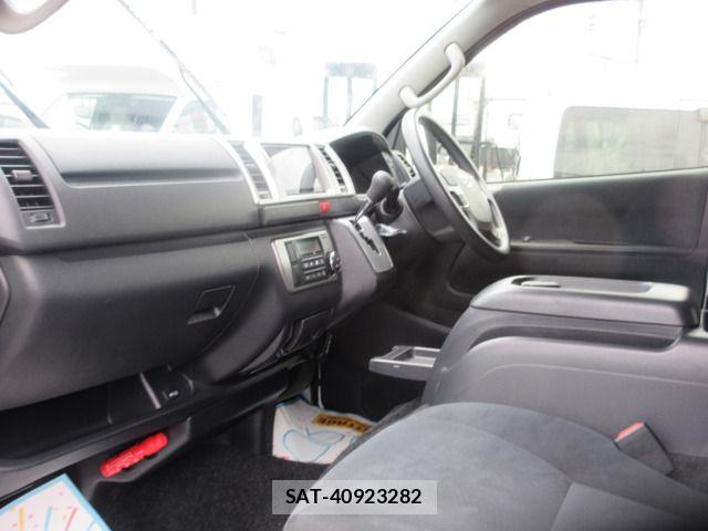 Toyota HIACE VAN 2023-09 8662036-3