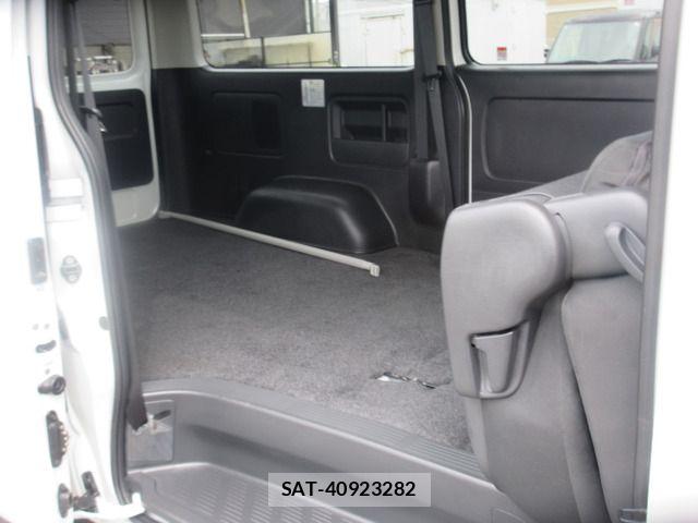 Toyota HIACE VAN 2023-09 8662036-8