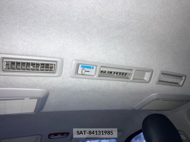 Toyota HIACE VAN 2010-02 8686809-16