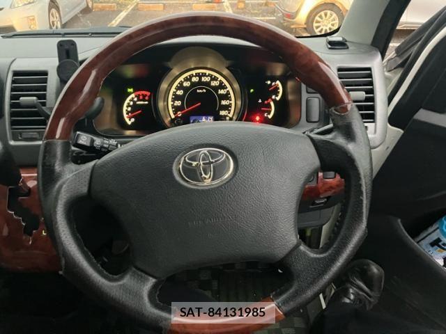 Toyota HIACE VAN 2010-02 8686809-17