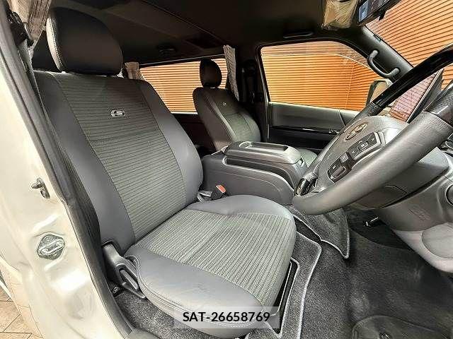 Toyota HIACE VAN 2025-10 8686800-10