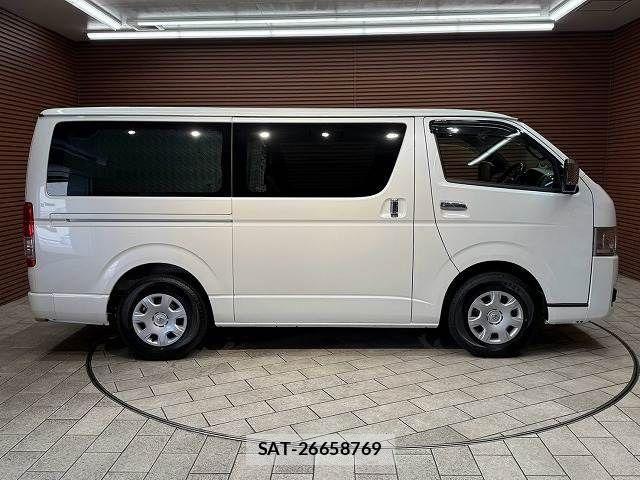 Toyota HIACE VAN 2025-10 8686800-16
