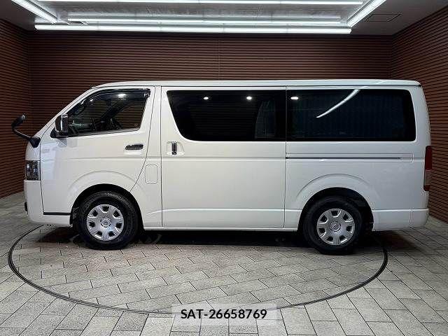 Toyota HIACE VAN 2025-10 8686800-17