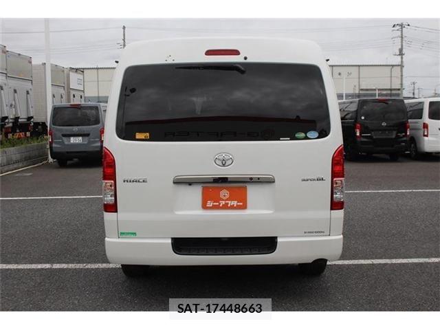 Toyota HIACE VAN 2018-04 8686802-15