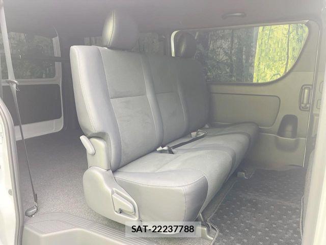 Toyota HIACE VAN 2026-07 8686798-8