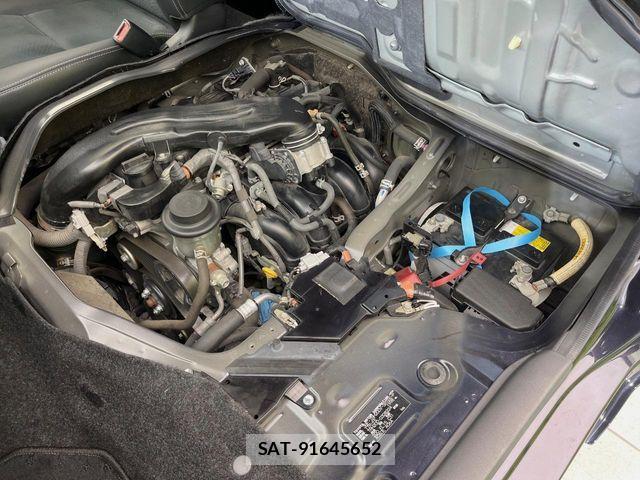 Toyota HIACE VAN 2020-09 8686801-17