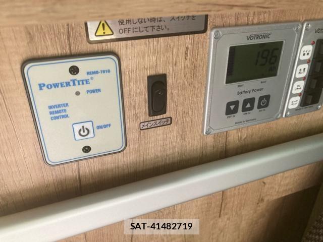 Toyota HIACE VAN 2022-10 8686799-11