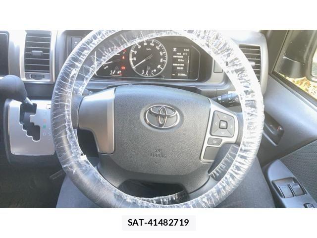 Toyota HIACE VAN 2022-10 8686799-16