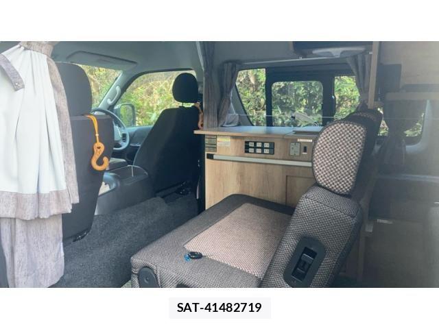 Toyota HIACE VAN 2022-10 8686799-23