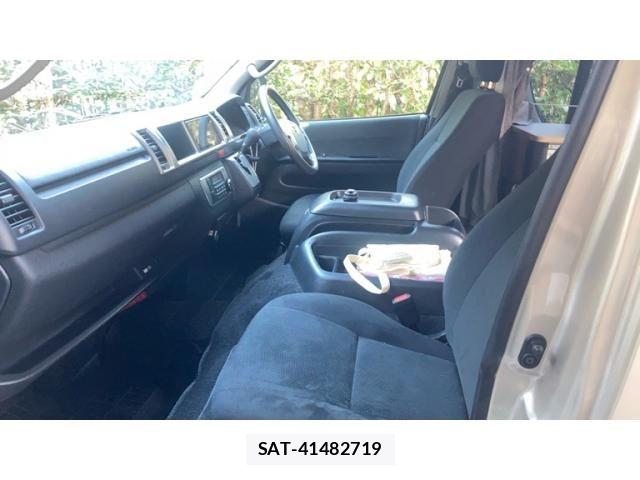 Toyota HIACE VAN 2022-10 8686799-28