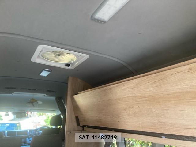 Toyota HIACE VAN 2022-10 8686799-6