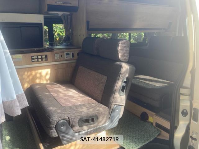 Toyota HIACE VAN 2022-10 8686799-7