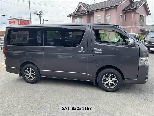 Toyota HIACE VAN 2018-09 8686808-16