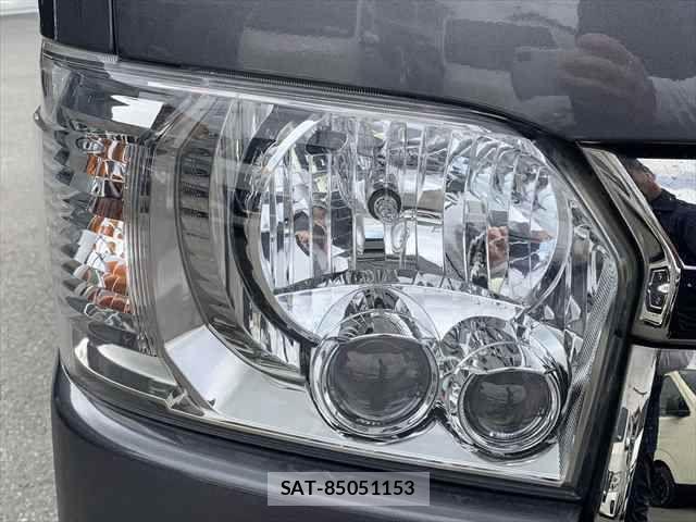 Toyota HIACE VAN 2018-09 8686808-21