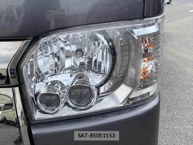 Toyota HIACE VAN 2018-09 8686808-22