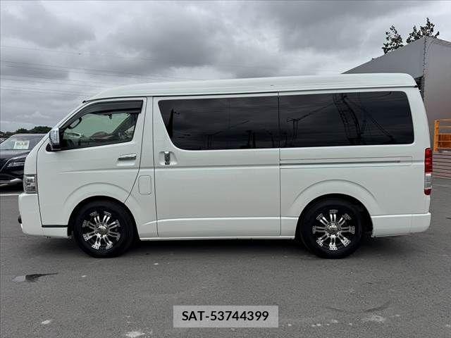Toyota HIACE VAN 2021-06 8746416-10