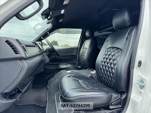 Toyota HIACE VAN 2021-06 8746416-16
