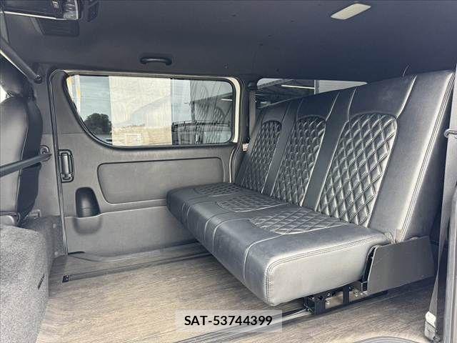 Toyota HIACE VAN 2021-06 8746416-17