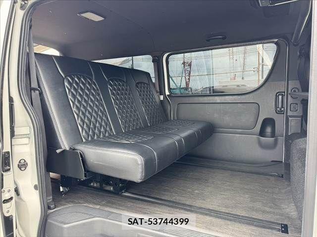 Toyota HIACE VAN 2021-06 8746416-18