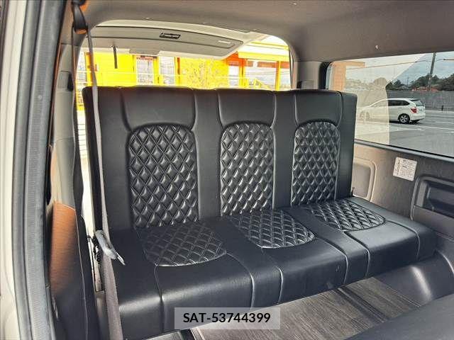 Toyota HIACE VAN 2021-06 8746416-19