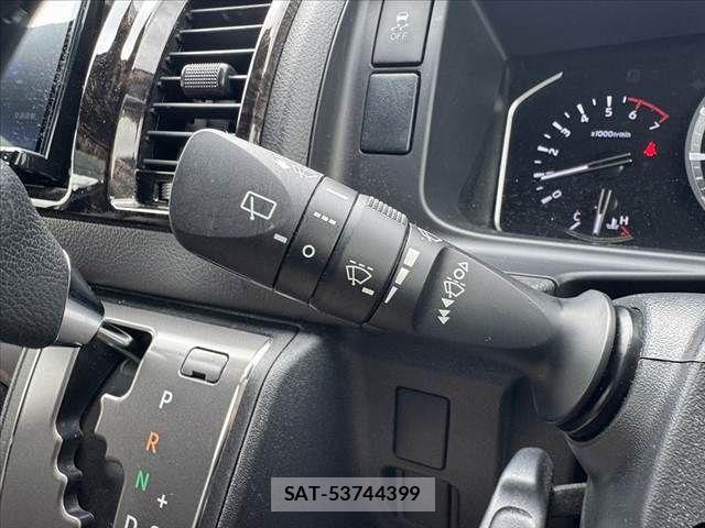 Toyota HIACE VAN 2021-06 8746416-28