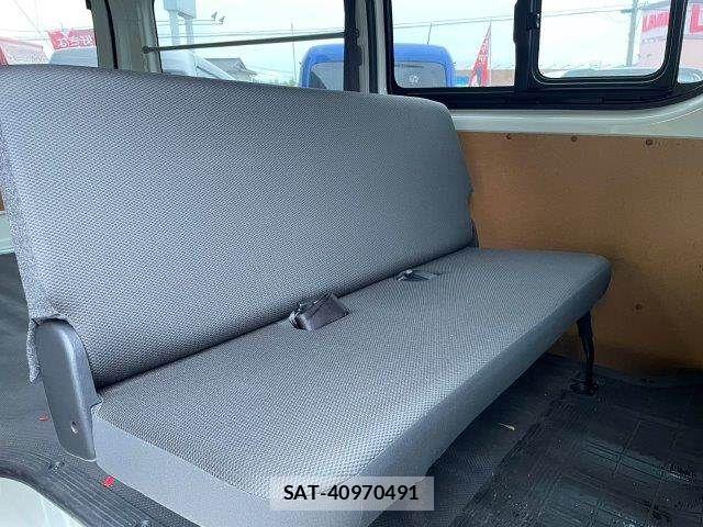 Toyota HIACE VAN 2021-09 8746427-12