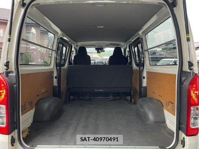 Toyota HIACE VAN 2021-09 8746427-13
