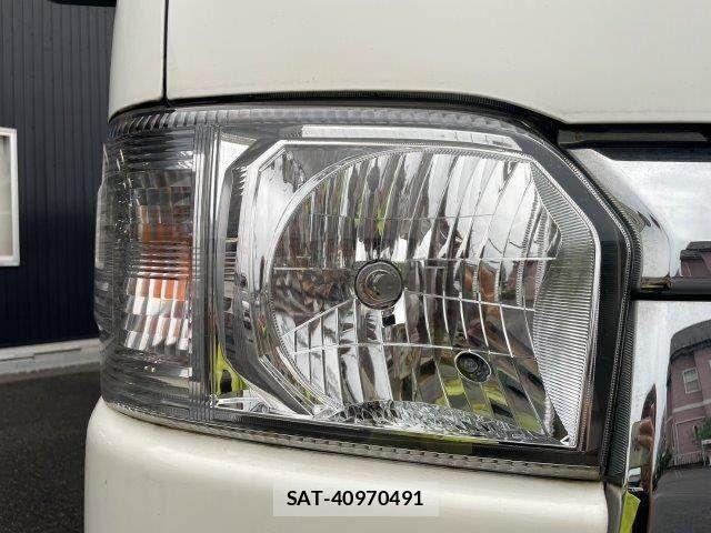 Toyota HIACE VAN 2021-09 8746427-25