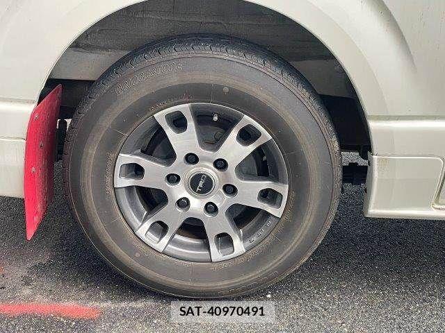 Toyota HIACE VAN 2021-09 8746427-28