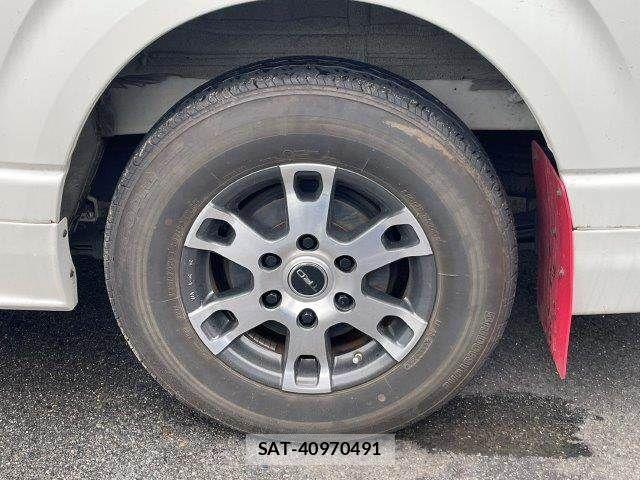 Toyota HIACE VAN 2021-09 8746427-29