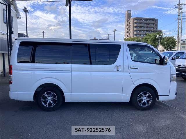 Toyota HIACE VAN 2021-03 8746414-12