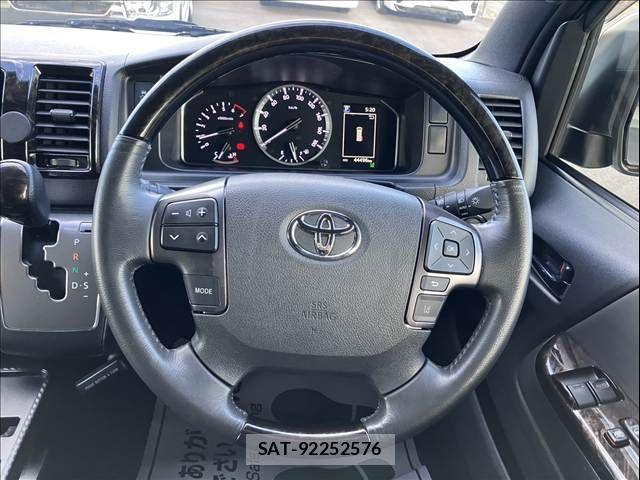 Toyota HIACE VAN 2021-03 8746414-16