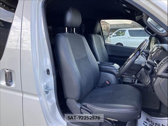 Toyota HIACE VAN 2021-03 8746414-6