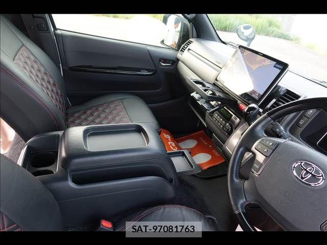 Toyota HIACE VAN 2025-10 8746400-11