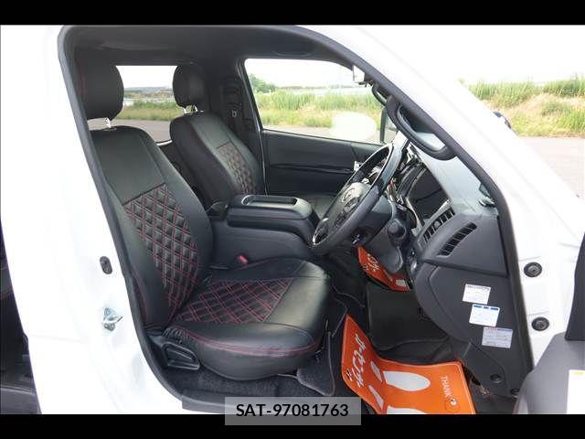 Toyota HIACE VAN 2025-10 8746400-12