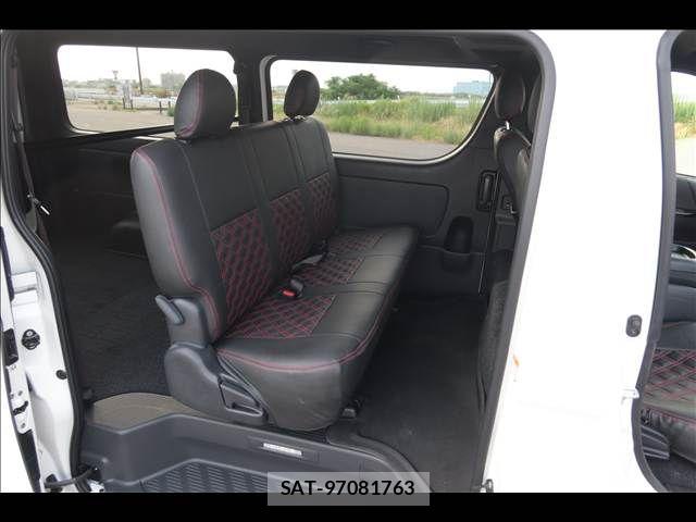 Toyota HIACE VAN 2025-10 8746400-13