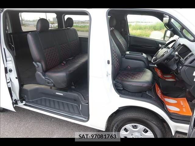 Toyota HIACE VAN 2025-10 8746400-14