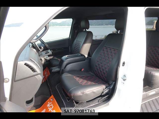 Toyota HIACE VAN 2025-10 8746400-15