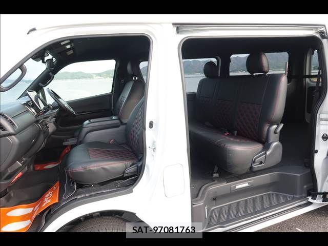Toyota HIACE VAN 2025-10 8746400-17