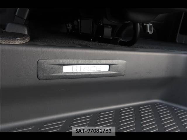 Toyota HIACE VAN 2025-10 8746400-18