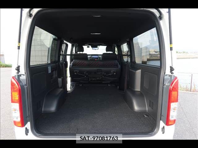 Toyota HIACE VAN 2025-10 8746400-19