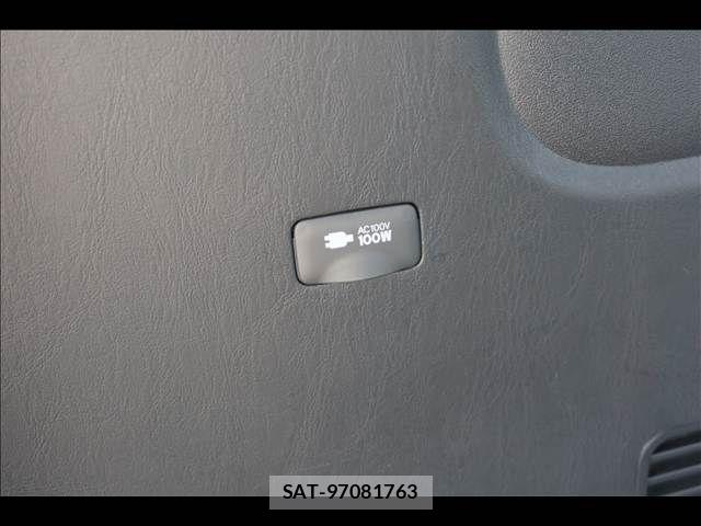 Toyota HIACE VAN 2025-10 8746400-21