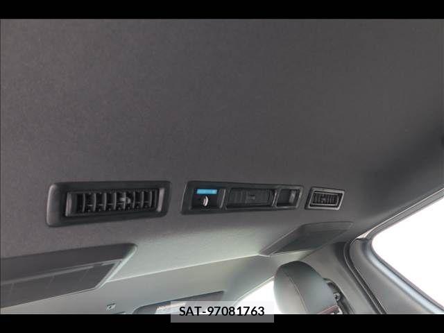 Toyota HIACE VAN 2025-10 8746400-23