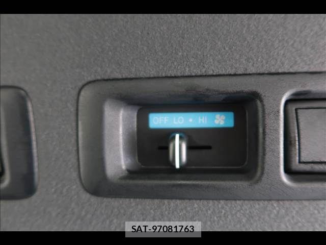 Toyota HIACE VAN 2025-10 8746400-24