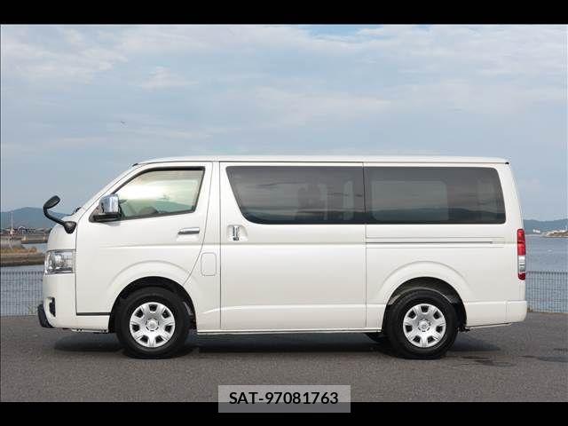 Toyota HIACE VAN 2025-10 8746400-2