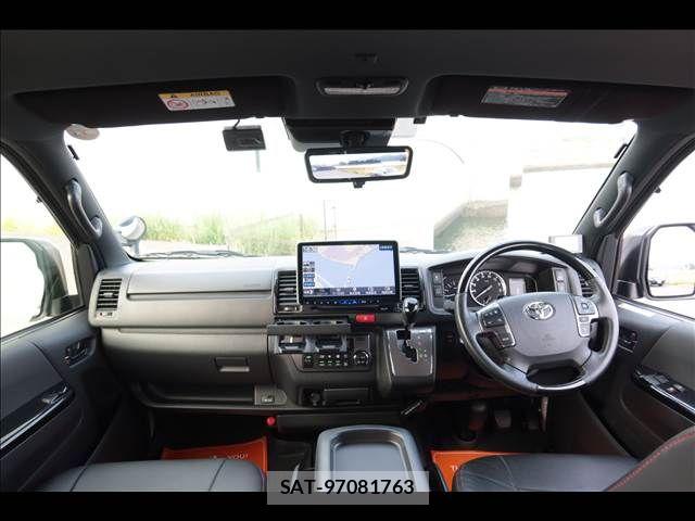 Toyota HIACE VAN 2025-10 8746400-8
