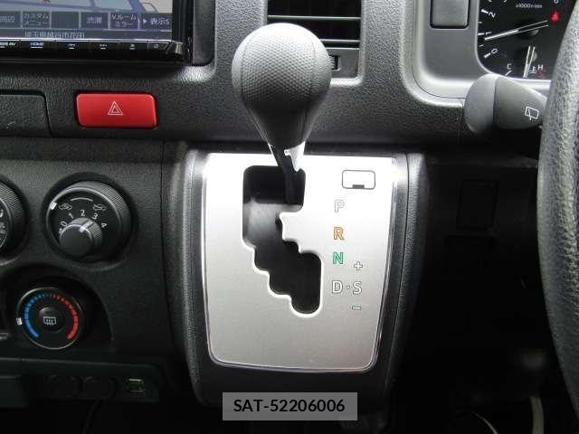 Toyota HIACE VAN 2021-07 8746426-9
