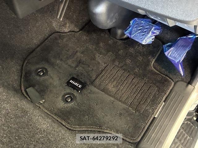 Toyota HIACE VAN 2025-12 8746397-12
