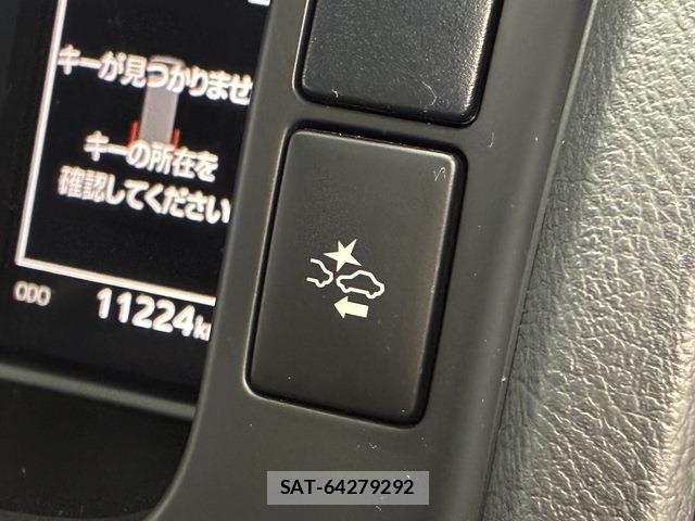 Toyota HIACE VAN 2025-12 8746397-15